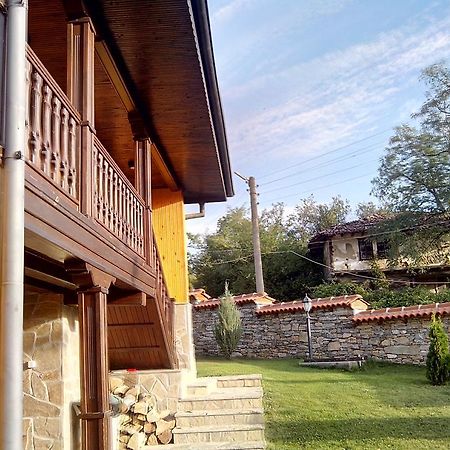 Sinabovite Houses Hotel Badevtsi ภายนอก รูปภาพ