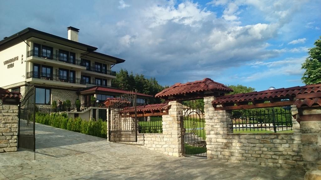 Sinabovite Houses Hotel Badevtsi ภายนอก รูปภาพ