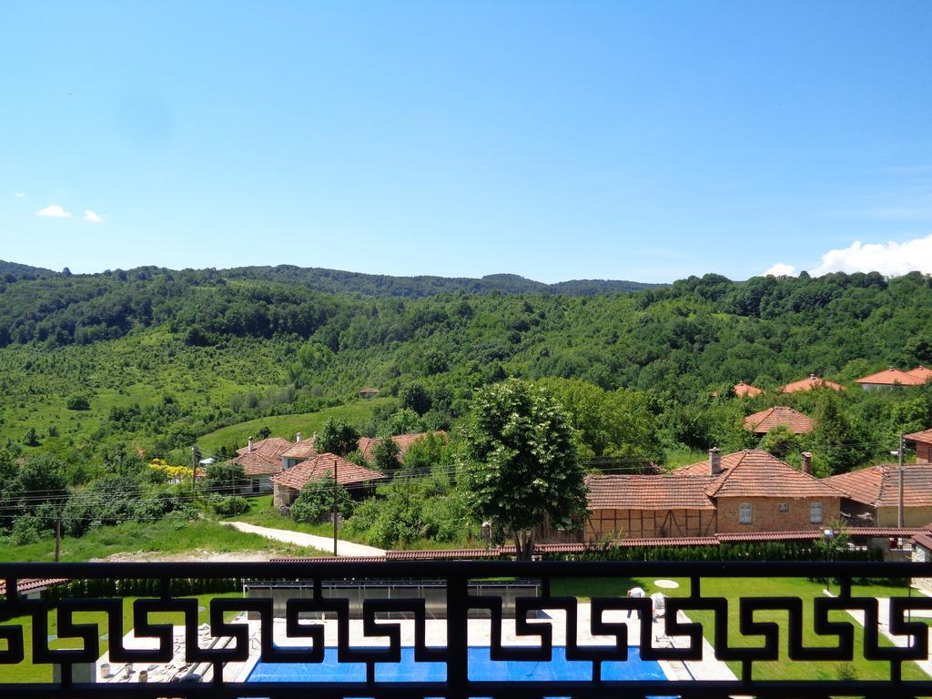 Sinabovite Houses Hotel Badevtsi ภายนอก รูปภาพ
