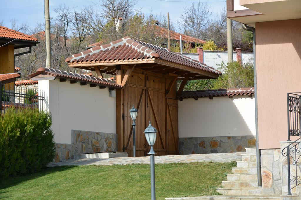 Sinabovite Houses Hotel Badevtsi ภายนอก รูปภาพ
