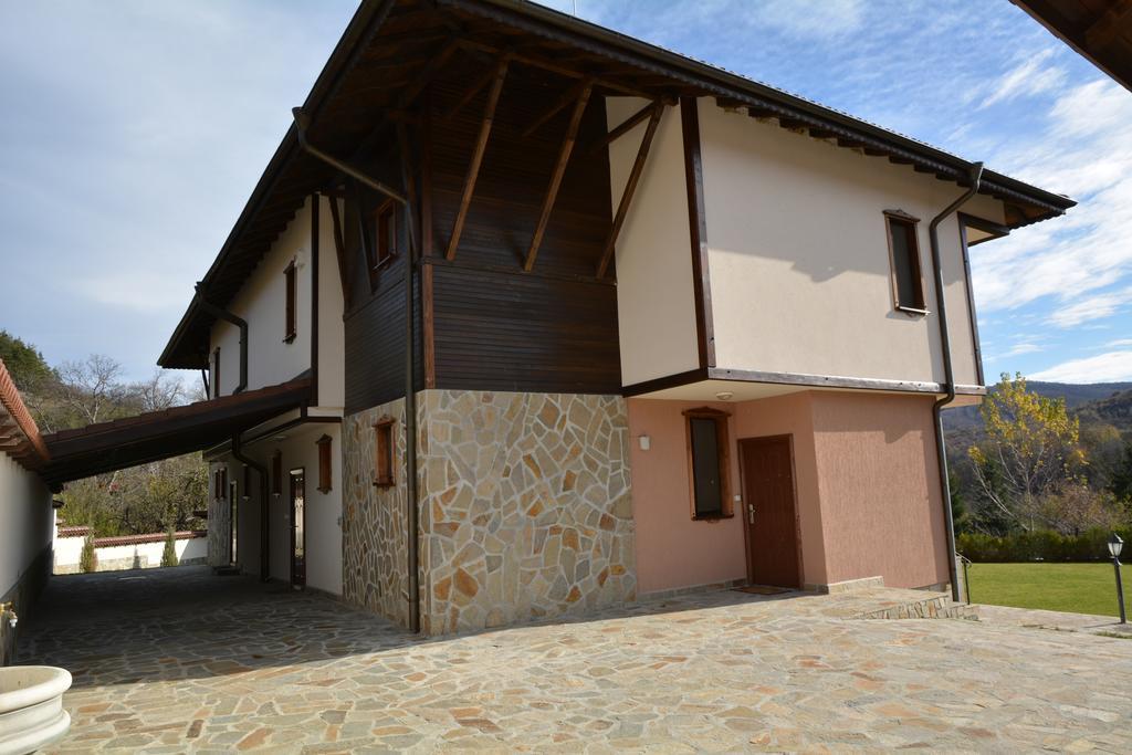 Sinabovite Houses Hotel Badevtsi ภายนอก รูปภาพ