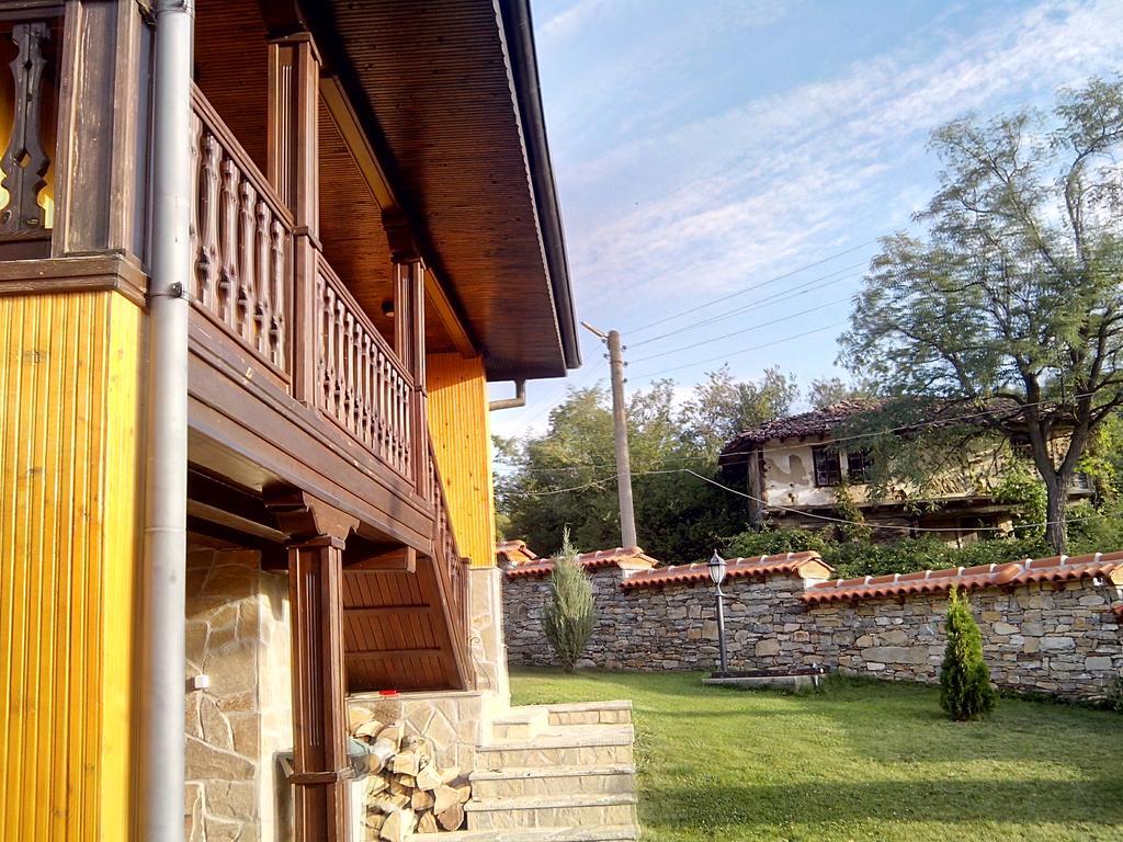 Sinabovite Houses Hotel Badevtsi ภายนอก รูปภาพ