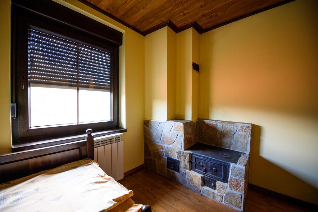 Sinabovite Houses Hotel Badevtsi ภายนอก รูปภาพ