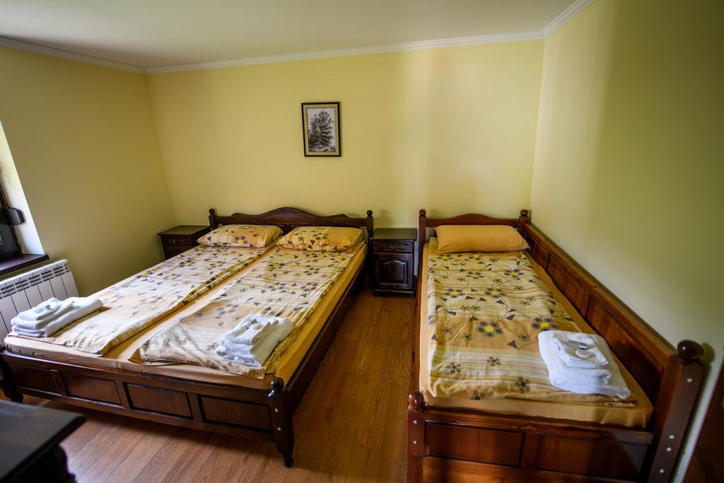 Sinabovite Houses Hotel Badevtsi ภายนอก รูปภาพ