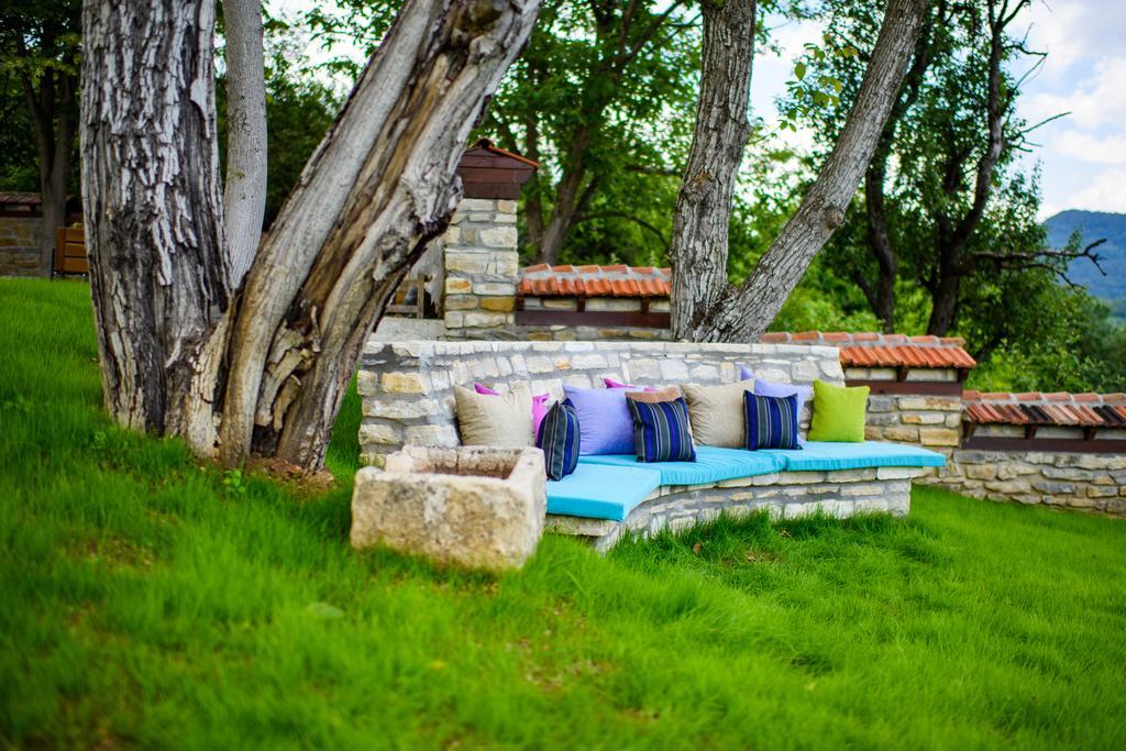 Sinabovite Houses Hotel Badevtsi ภายนอก รูปภาพ
