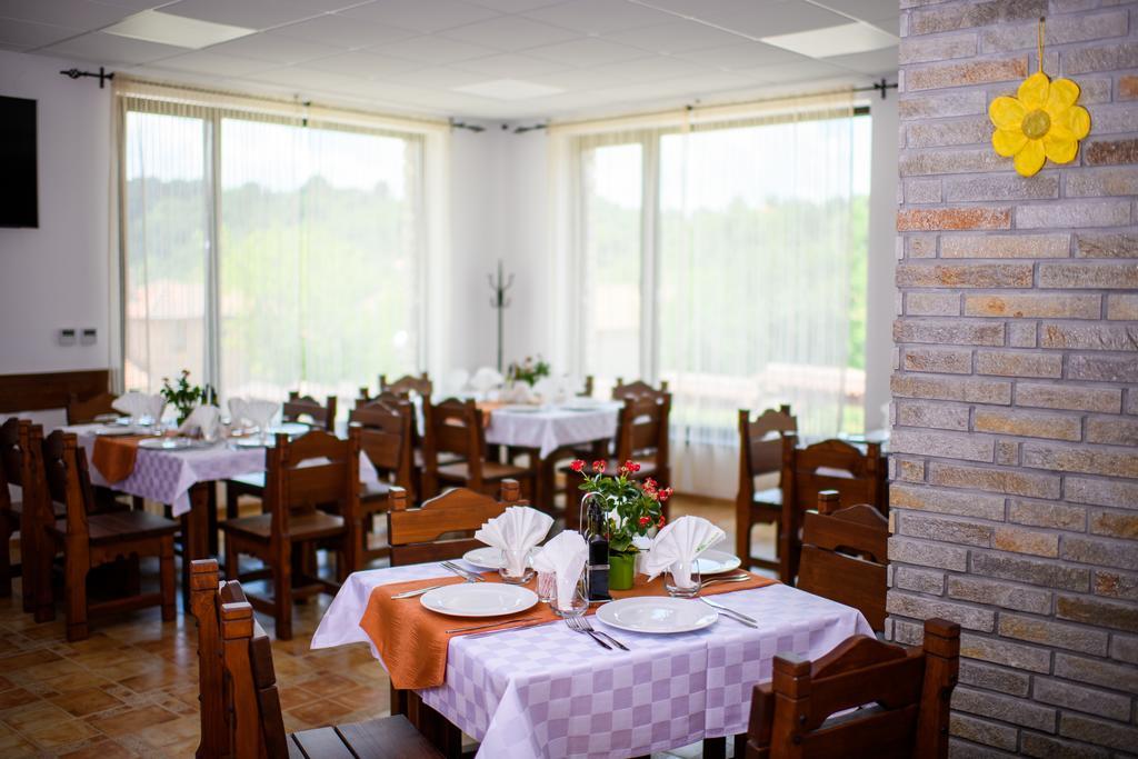Sinabovite Houses Hotel Badevtsi ภายนอก รูปภาพ
