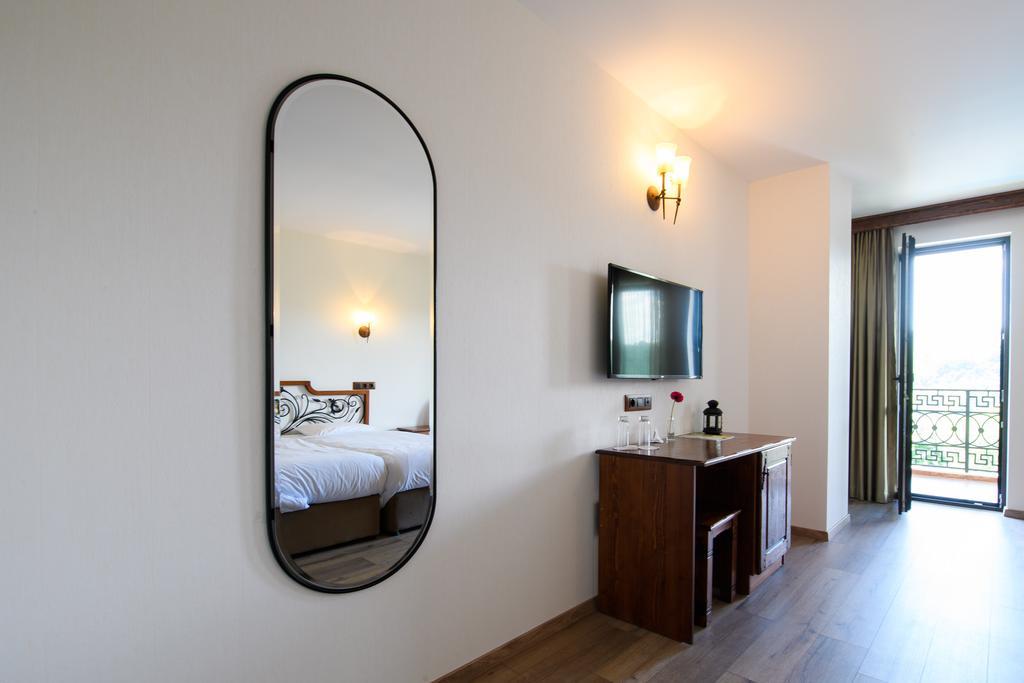 Sinabovite Houses Hotel Badevtsi ภายนอก รูปภาพ